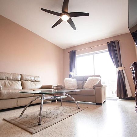 Apartment 5 Mins Away From The Beach. Bahía de San Pablo Exterior foto